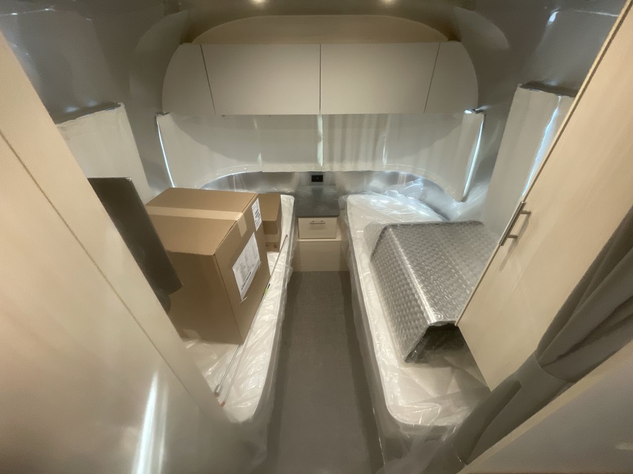 2026 Airstream 23FBT Base