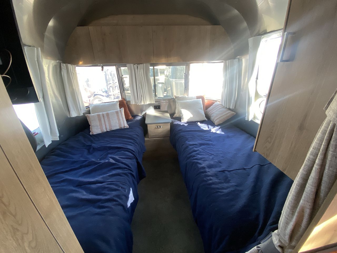 2025 Airstream 23FBT Base