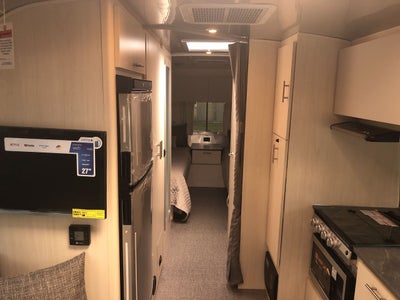 2026 Airstream 27FBT Base