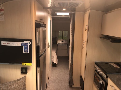 2026 Airstream 27FBT Base