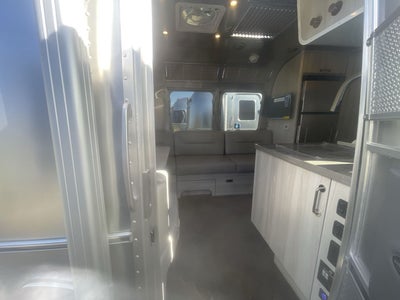 2026 Airstream 27FBT Base