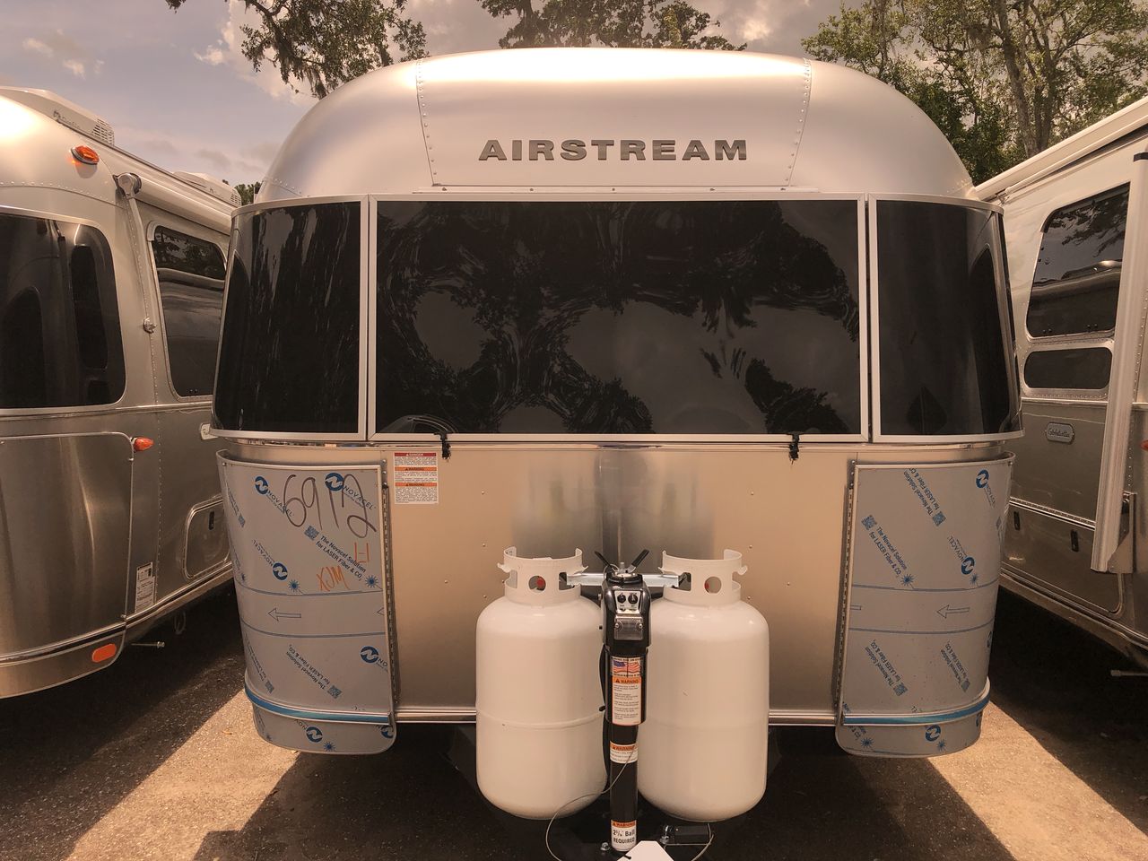2025 Airstream 25FBQ Base