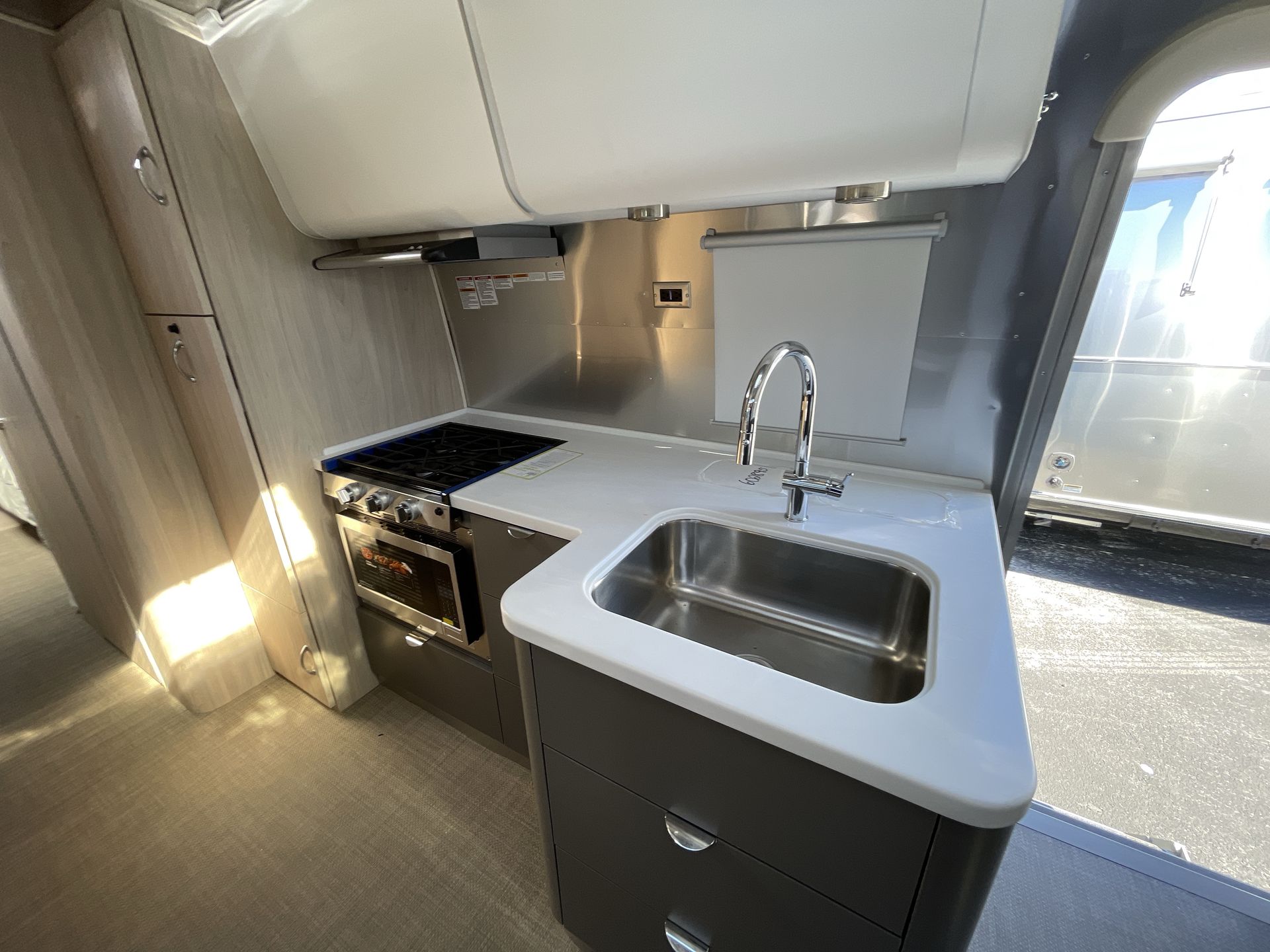 2026 Airstream 27FBT Base