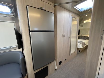 2026 Airstream 27FBT Base
