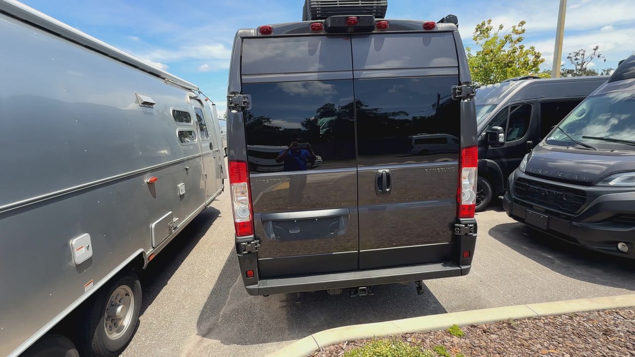 2026 Airstream Rangeline Base