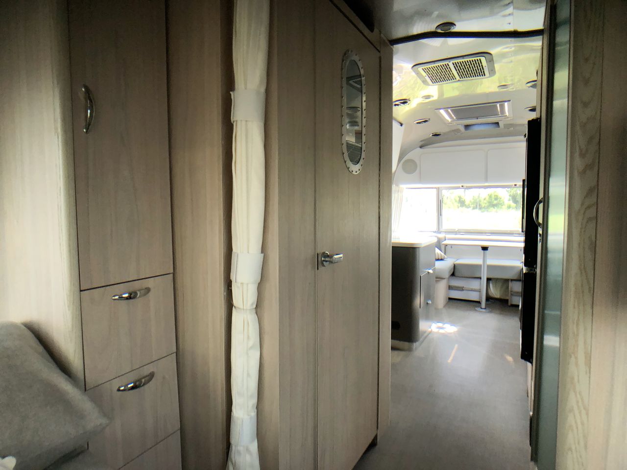 2026 Airstream 25FBQ Base