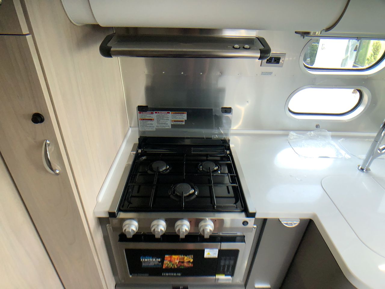 2026 Airstream 25FBQ Base