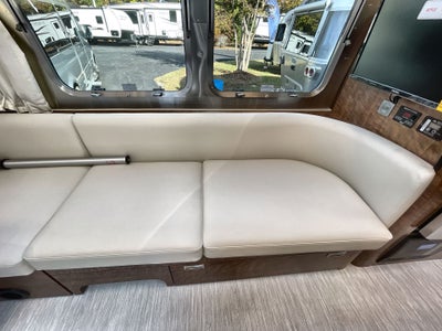 2026 Airstream 27FBT Base