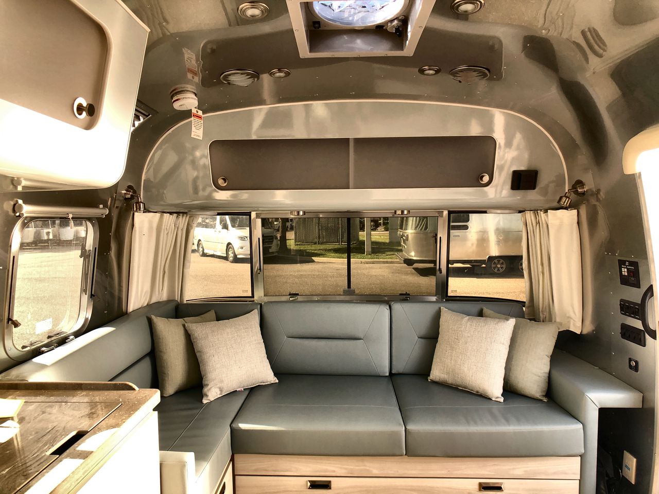 2026 Airstream 28RBT Base