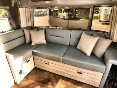 2026 Airstream 28RBT Base