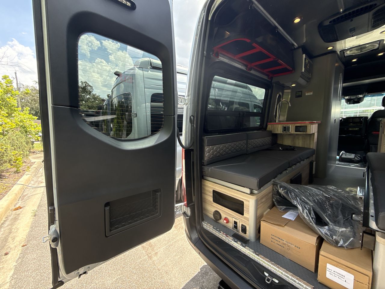 2025 Airstream 19X Base