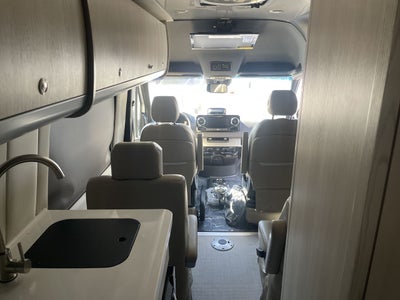 2026 Airstream 24GL 4x2 Passenger Base