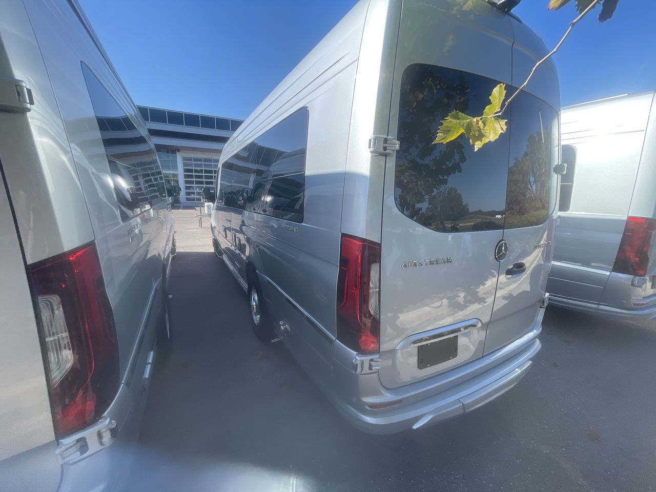 2026 Airstream 24GL 4x2 Passenger Base
