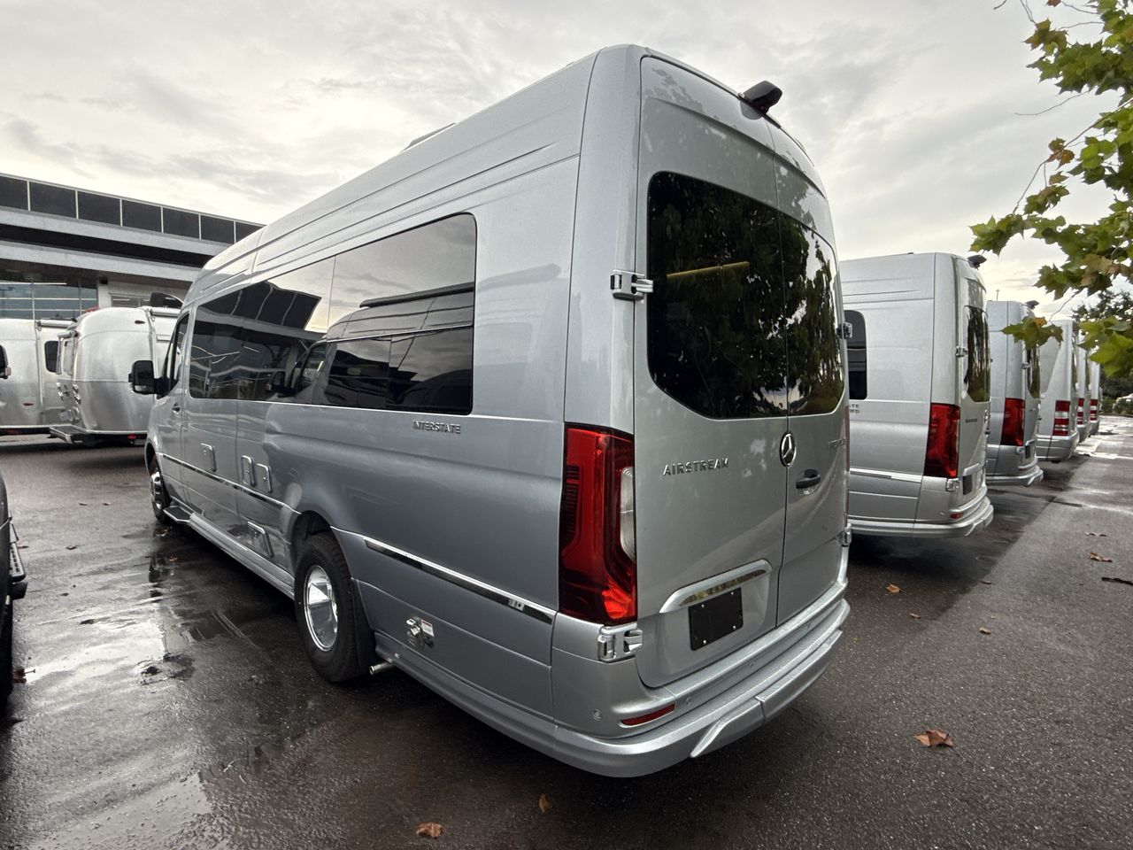 2026 Airstream 24GL 4x2 Passenger Base