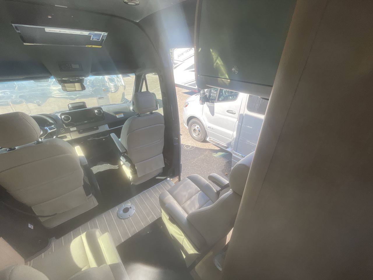 2026 Airstream 24GL Tommy Bahama Base
