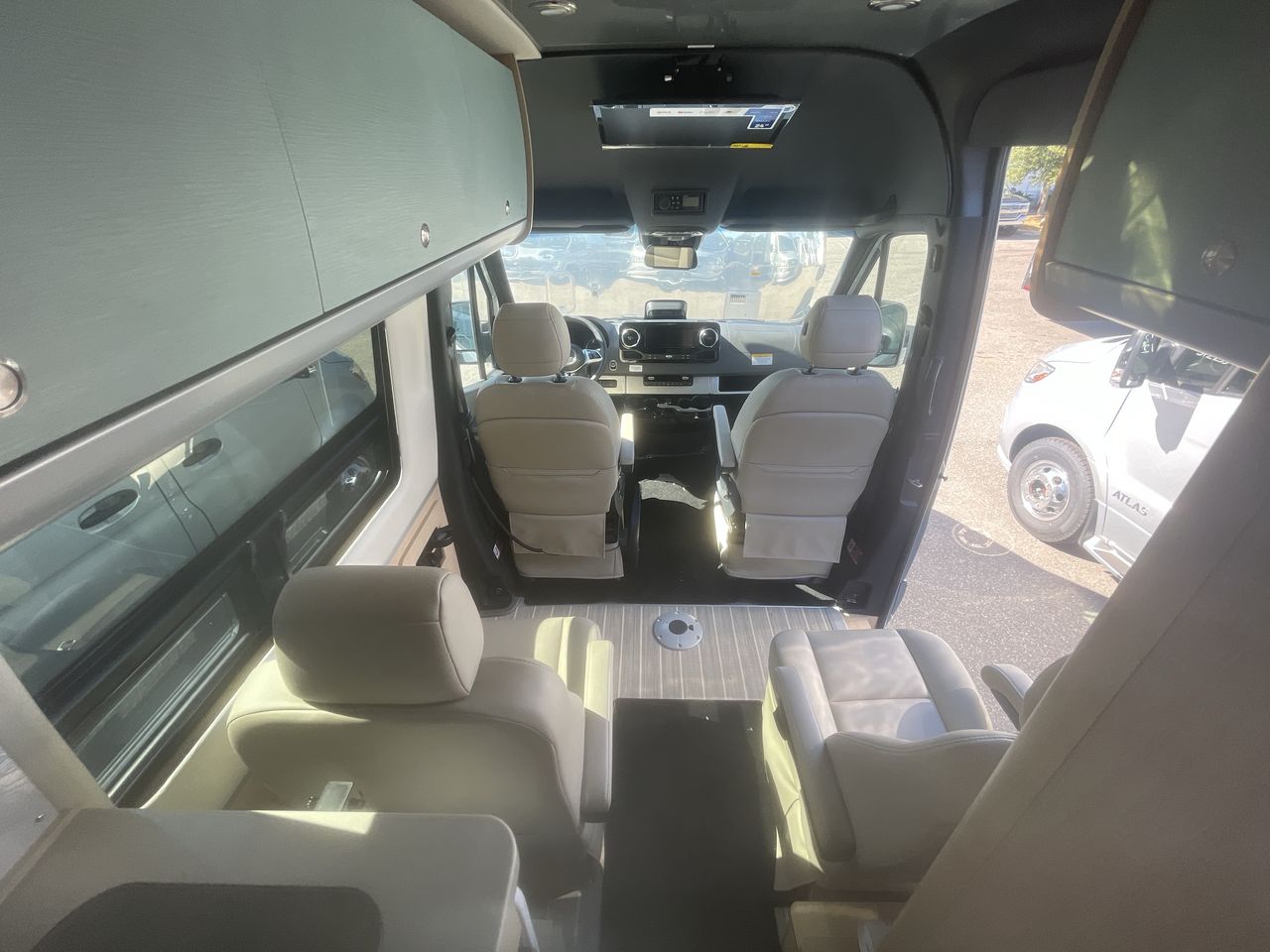 2026 Airstream 24GL Tommy Bahama Base