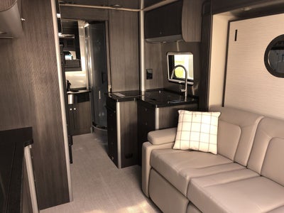 2025 Airstream Murphy Suite Base