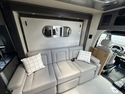 2026 Airstream Murphy Suite Base