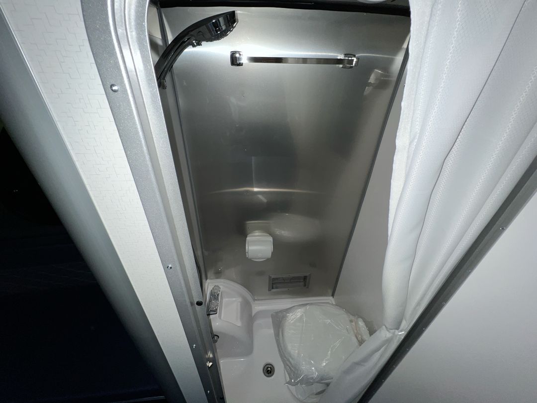 2025 Airstream 16X Base