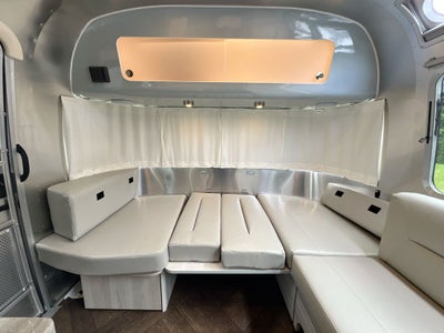 2025 Airstream 27FBT Base