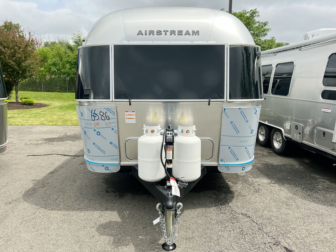 2025 Airstream 27FBT Base