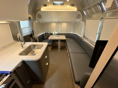 2025 Airstream 25FBQ Base